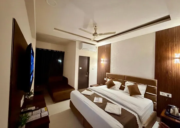 Hotel Kiwi Inn Vijaynagar Scheme 78 Indore